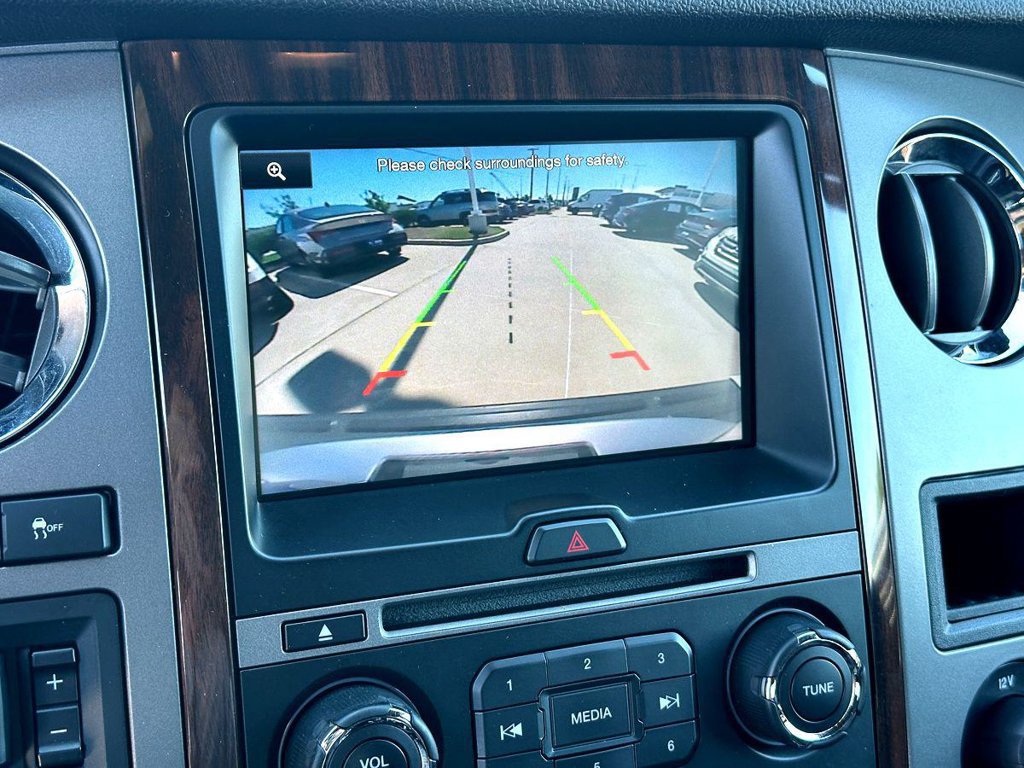 Used 2015 Ford Expedition Platinum RWD image 16
