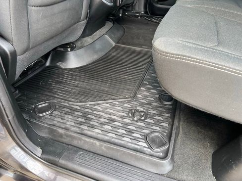 Used 2021 RAM 1500 Big Horn image 24