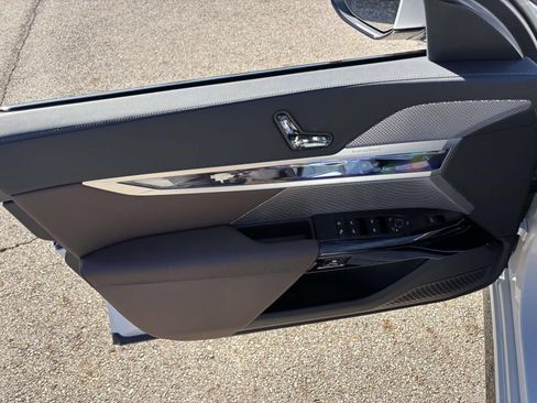 New 2026 BMW 760i xDrive AWD/4WD image 11
