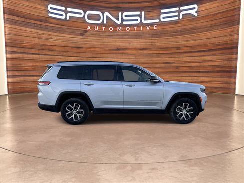 Used 2024 Jeep Grand Cherokee L Limited w/ Luxury Tech Group II image 7