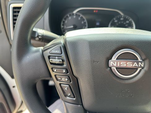 Used 2024 Nissan Frontier SV RWD image 23