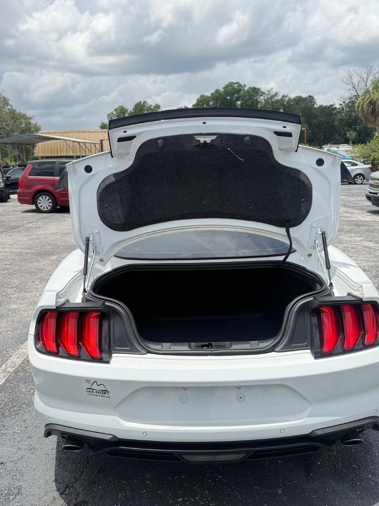 Used 2018 Ford Mustang Premium RWD image 15