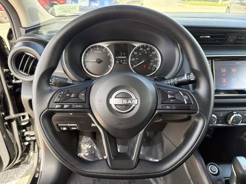 Certified 2025 Nissan Kicks Play S image 26
