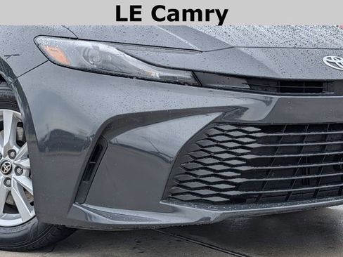 Used 2025 Toyota Camry LE image 3
