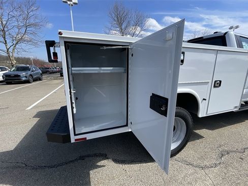 New 2024 Ford F550 4x4 Regular Cab Super Duty image 13