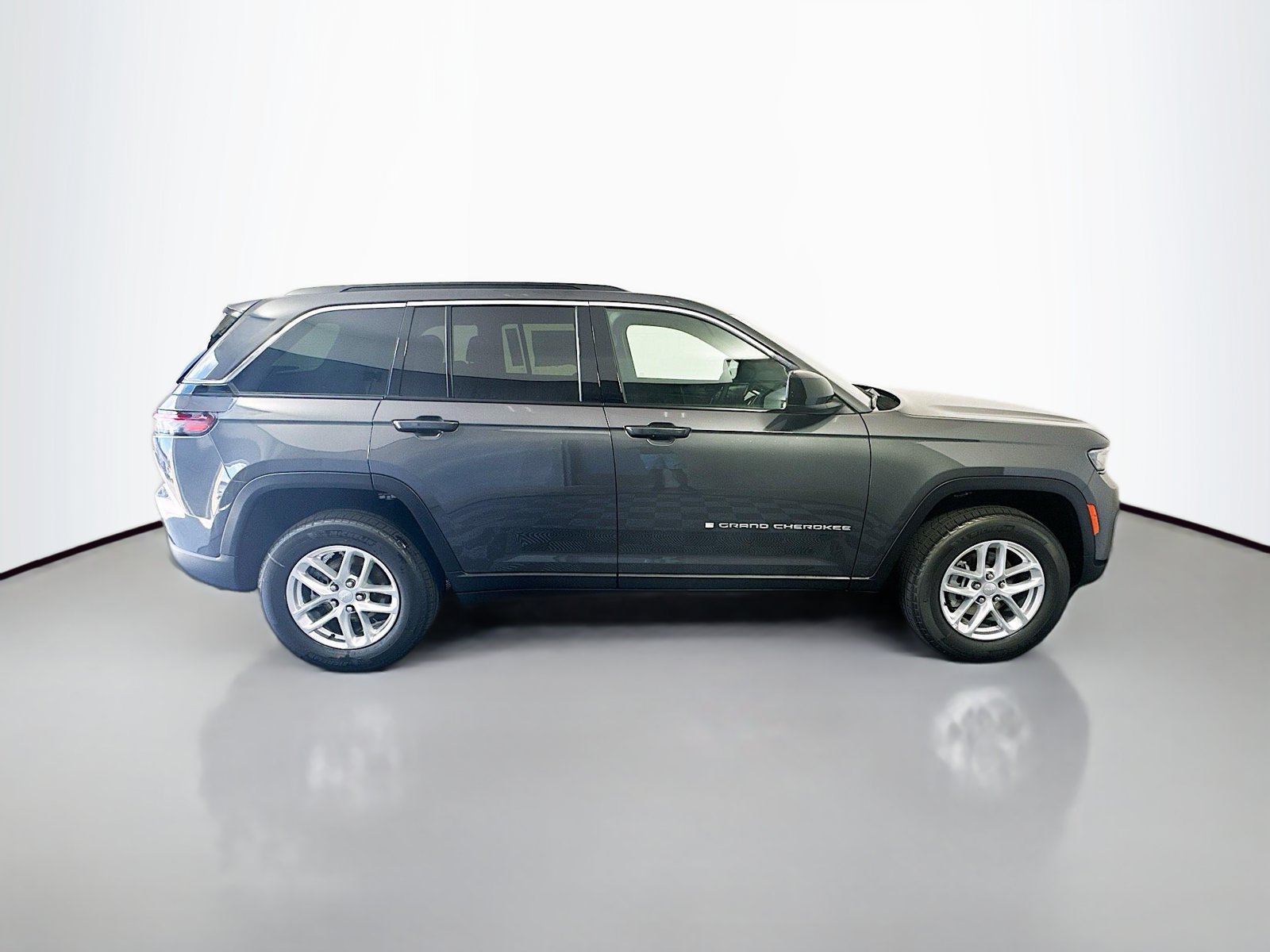 New 2026 Jeep Grand Cherokee Laredo AWD/4WD image 8