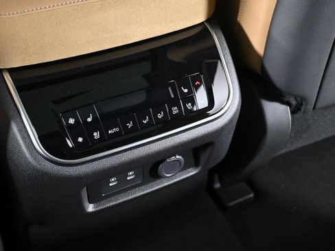 New 2026 INFINITI QX80 Luxe image 32