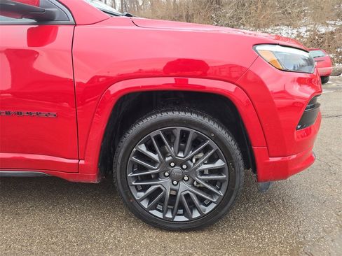 Used 2022 Jeep Compass Limited w/ (RED) Package image 2