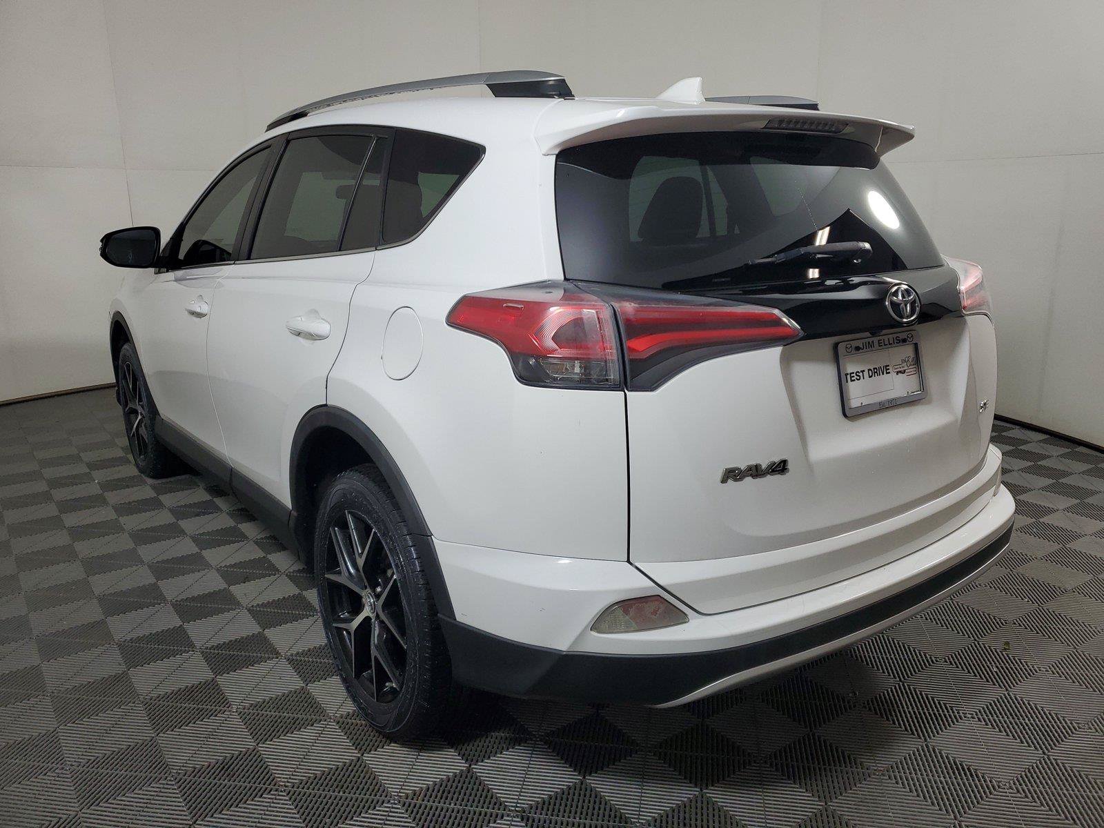 Used 2016 Toyota RAV4 SE FWD image 6