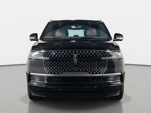 Used 2025 Lincoln Navigator Reserve AWD/4WD image 8
