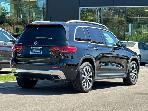 Certified 2021 Mercedes-Benz GLB 250 image 3