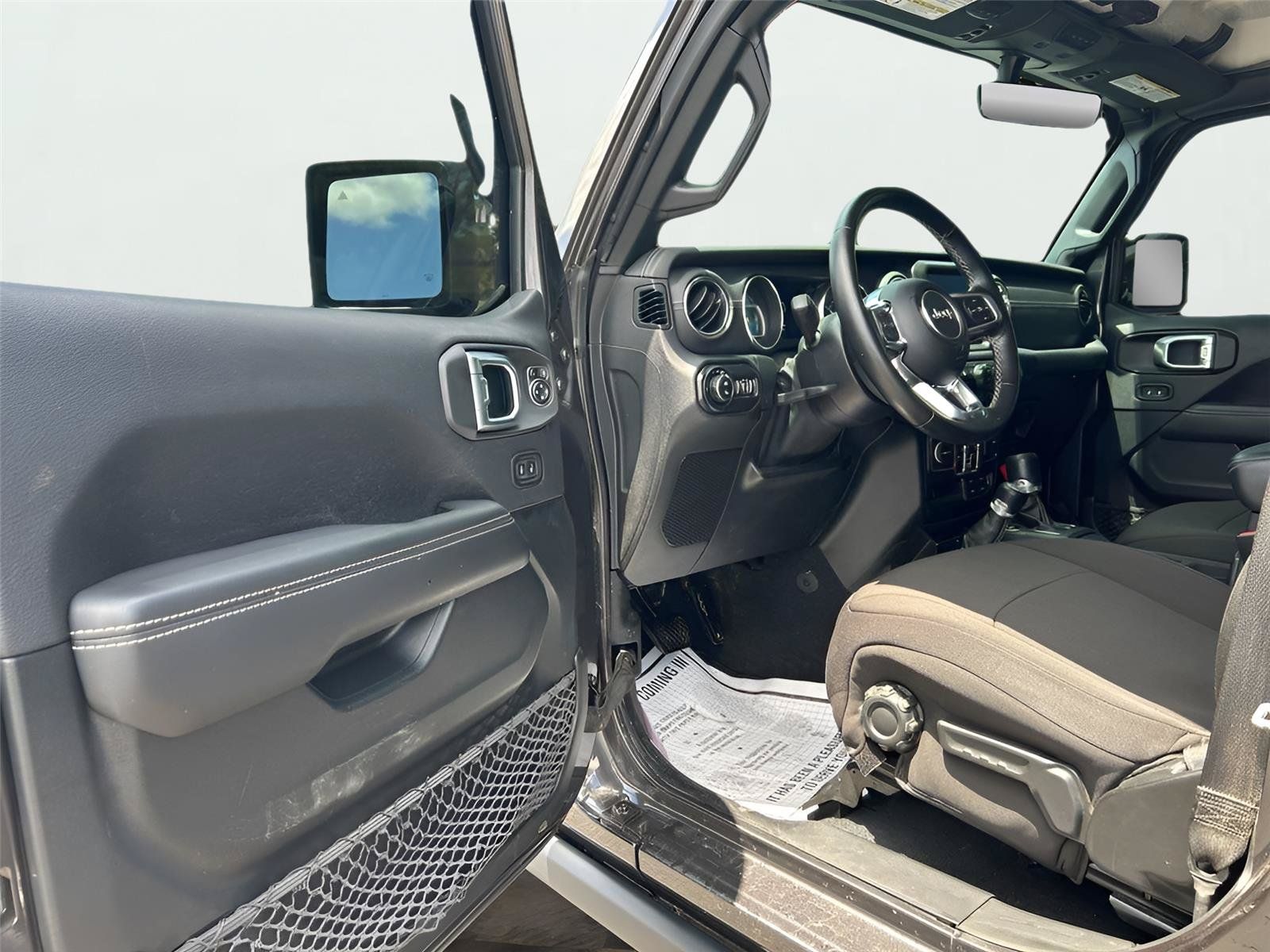 Used 2021 Jeep Gladiator Overland AWD/4WD image 16