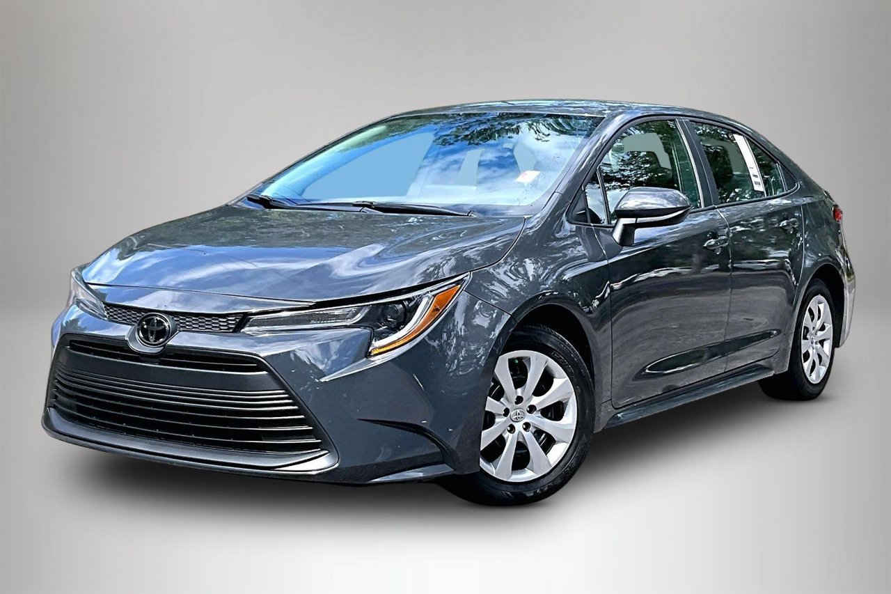 Used 2025 Toyota Corolla LE FWD image 1