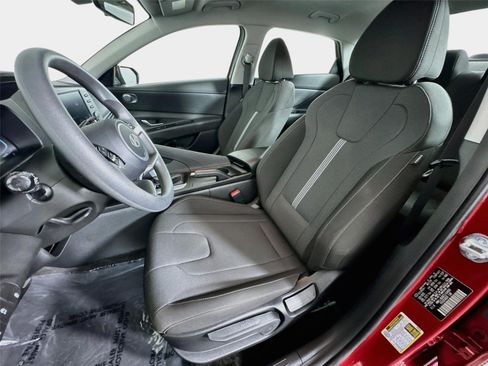Certified 2026 Hyundai Elantra SE FWD image 11