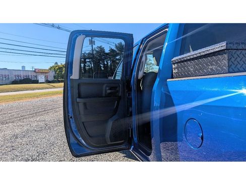 Used 2016 RAM 1500 Express AWD/4WD image 10