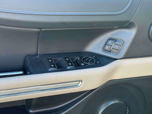 Used 2024 Ford Expedition Limited image 16