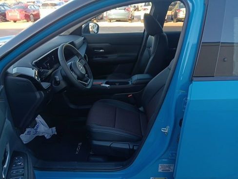 New 2026 Nissan Kicks SR image 18