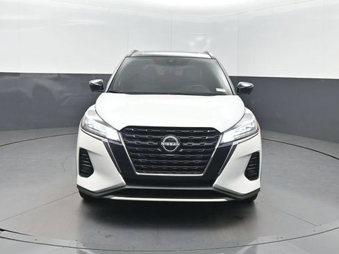 Used 2023 Nissan Kicks SR w/ SR Premium Package FWD image 40