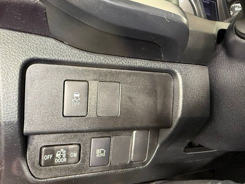 Used 2020 Toyota Tacoma SR AWD/4WD image 21