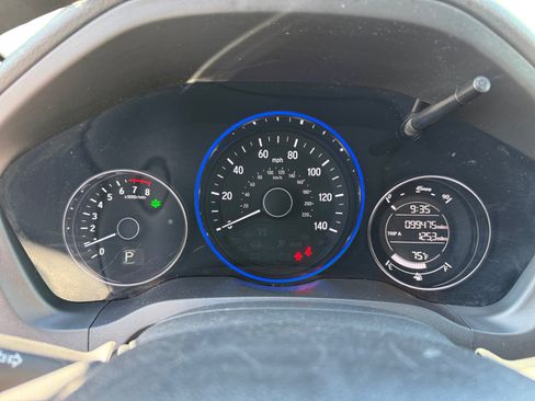 Used 2018 Honda HR-V EX image 11