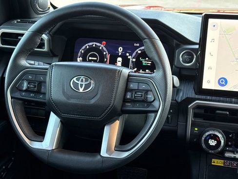 Used 2025 Toyota 4Runner Platinum AWD/4WD image 15
