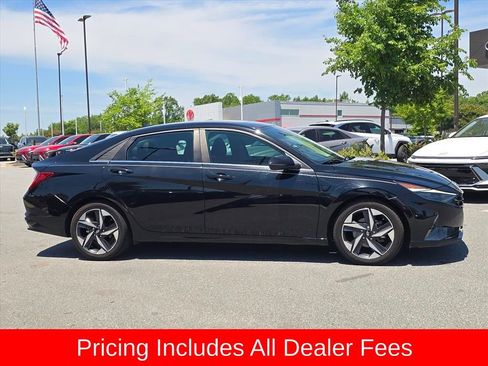 Certified 2022 Hyundai Elantra Limited FWD image 2
