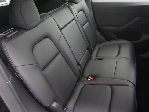 Used 2023 Tesla Model Y Long Range image 26