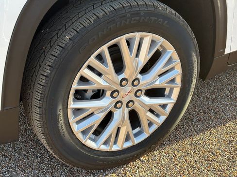 New 2026 GMC Acadia Elevation image 2