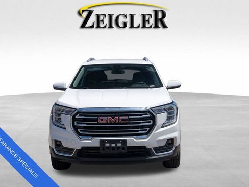 Used 2022 GMC Terrain SLT image 2