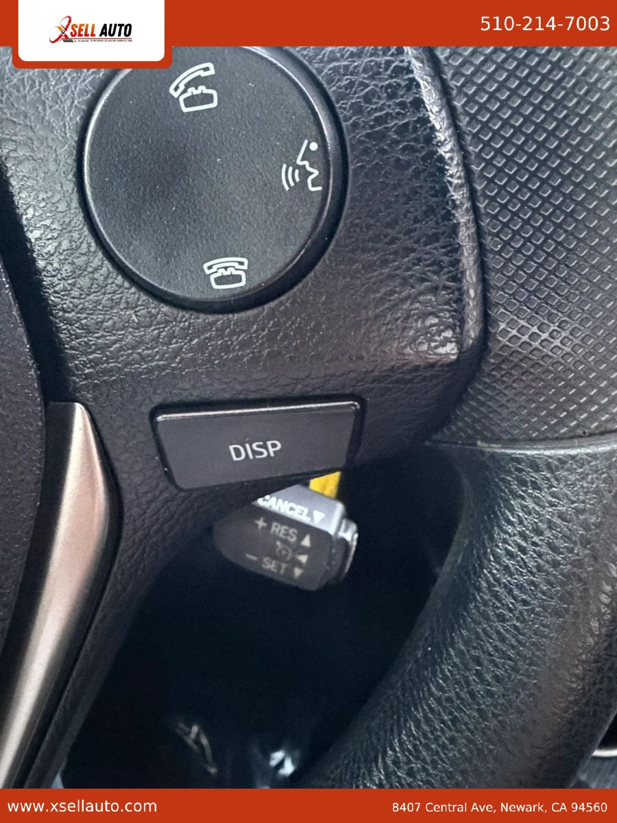 Used 2015 Toyota RAV4 LE FWD image 13
