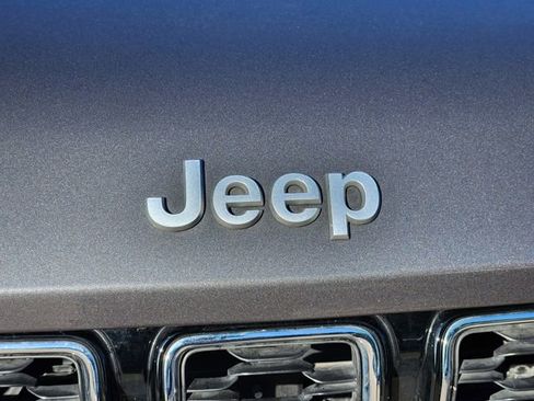 Certified 2024 Jeep Grand Cherokee L Limited image 10