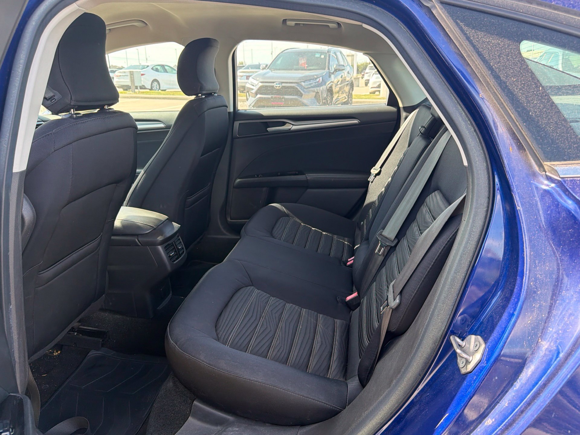 Used 2016 Ford Fusion SE FWD image 12
