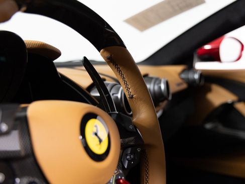 Used 2022 Ferrari 812 GTS RWD image 40