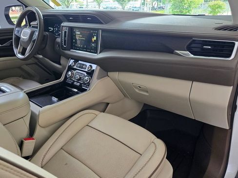 Used 2023 GMC Yukon XL Denali AWD/4WD image 34