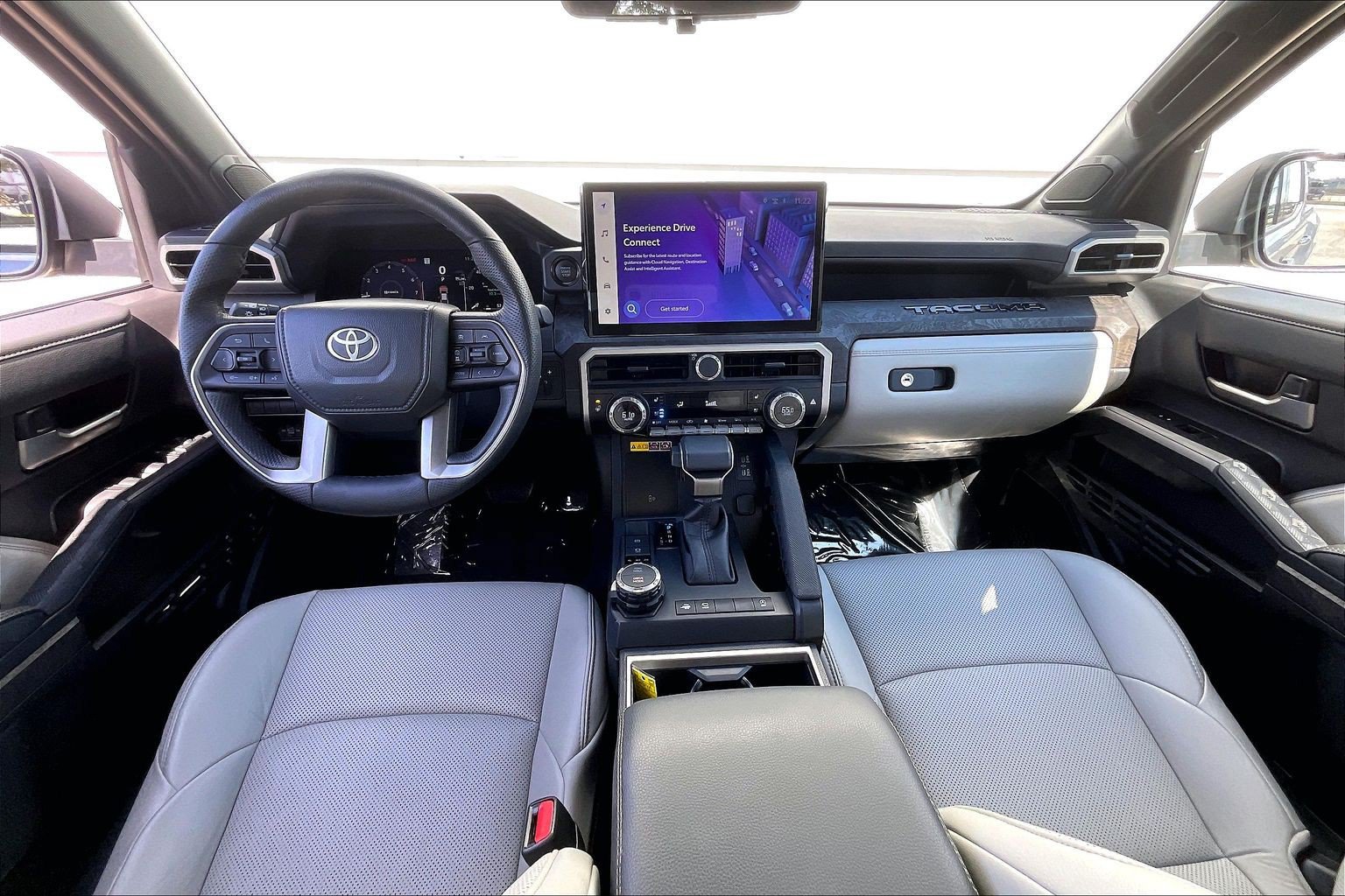 Used 2025 Toyota Tacoma Limited AWD/4WD image 19
