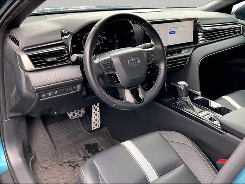 Used 2026 Toyota Camry SE w/ Multimedia Upgrade Package FWD image 17