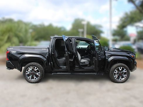 Used 2024 Toyota Tacoma TRD Sport AWD/4WD image 7