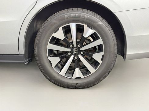 Used 2025 Honda Odyssey EX-L image 32