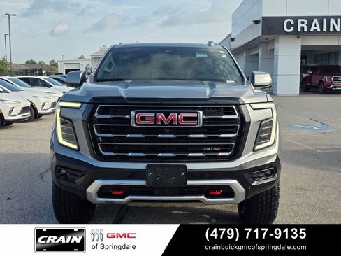 Used 2025 GMC Yukon XL AT4 AWD/4WD image 2