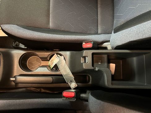 Used 2025 Nissan Versa SV image 19