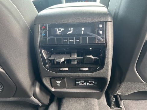 New 2025 Jeep Grand Cherokee L Laredo w/ Luxury Tech Group I image 17