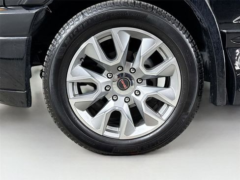 Used 2025 GMC Savana 2500 w/ Driver Convenience Package image 12