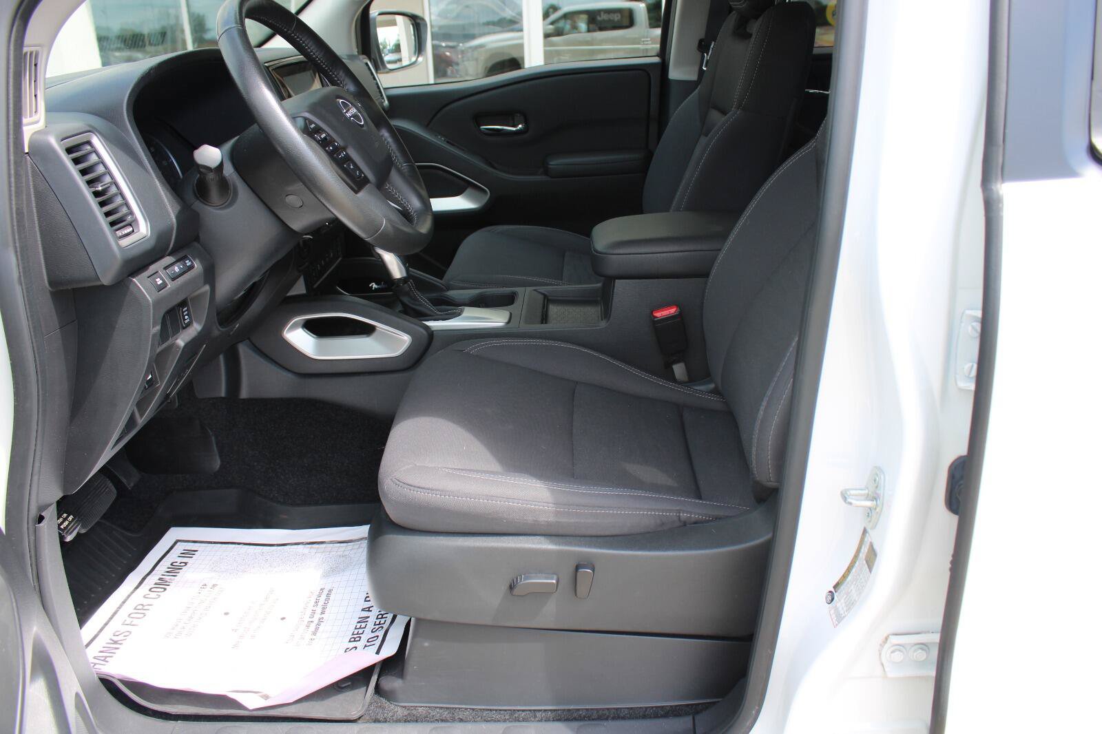 Used 2023 Nissan Frontier SV w/ SV Convenience Package AWD/4WD image 13