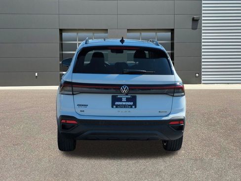 New 2026 Volkswagen Taos SE image 6