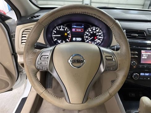 Used 2014 Nissan Altima 2.5 SV image 28