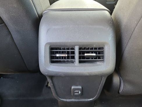 Used 2021 Chevrolet Equinox LS w/ LPO, Cargo Package AWD/4WD image 28