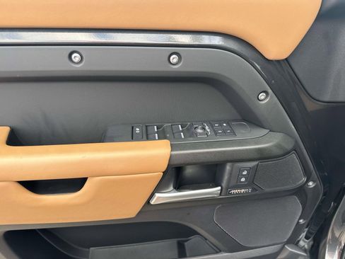 Used 2025 Land Rover Defender 130 V8 image 21