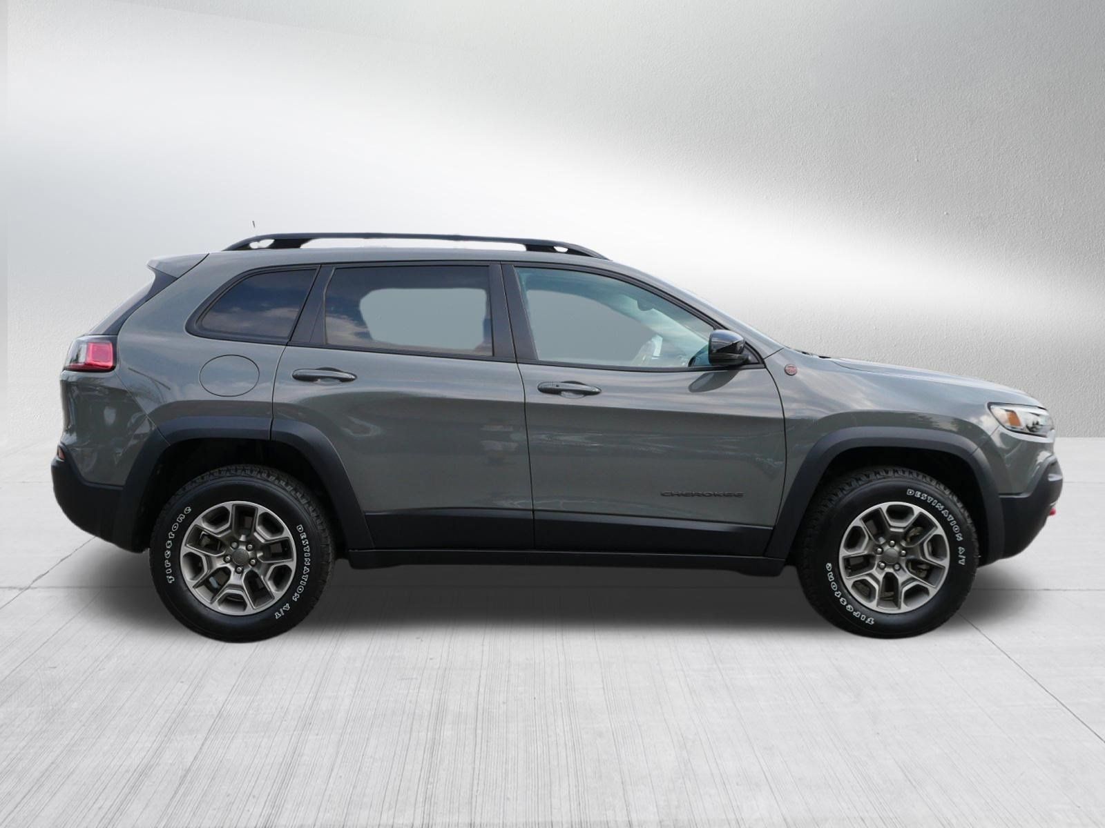 Used 2022 Jeep Cherokee Trailhawk w/ Premium Leather Package AWD/4WD image 8