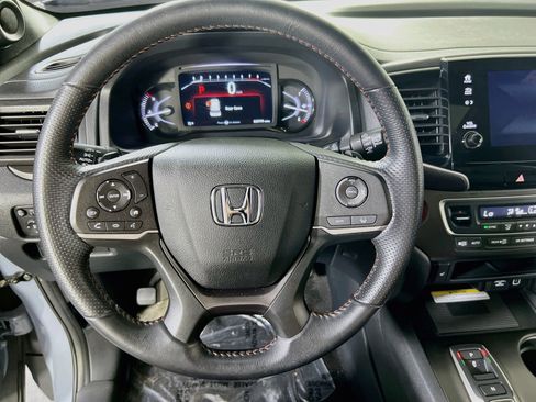 Used 2023 Honda Passport TrailSport image 11
