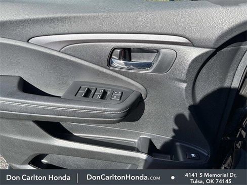 Used 2023 Honda Ridgeline Sport image 9